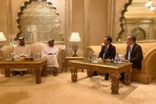 El ministro de Ciencia y Tecnología, Huynh Thanh Dat, realiza una reunión bilateral con el subjefe del Ministerio de Industria y Tecnología Avanzada de los EAU, Omar Al Suwaidi. (Fotografía: www.most.gov.vn)