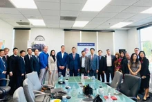 La delegación para promover la inversión, el comercio y el turismo de Hanói. (Fotografía: hanoimoi.com.vn)