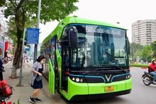 Hanói se volverá verde con autobuses eléctricos para 2035. (Fotografía: VNA)