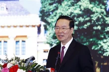 El presidente de Vietnam, Vo Van Thuong, interviene en la reunión. (Fotografía: VNA)