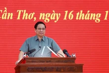 El primer ministro de Vietnam, Pham Minh Chinh, preside la conferencia. (Fotografía: VNA)