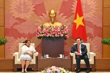 [Foto] Jefe del Legislativo vietnamita recibe a secretaria general de Federación de Mujeres Cubanas