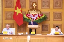 El primer ministro de Vietnam, Pham Minh Chinh, preside la reunión. (Fotografía: VNA)
