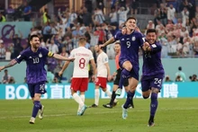 Lionel Messi y sus compañeros celebran el segundo gol contra Polonia. (Fotografía: Reuters)