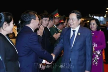 El presidente de la Asamblea Nacional de Vietnam, Tran Thanh Man, concluye su visita oficial a Laos y su asistencia a la AIPA 45. (Fotografía: VNA)