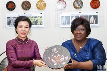 [Foto] Primeras damas de Vietnam y Mozambique visitan Museo de Bellas Artes