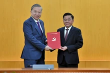 [Foto] Asignan a Tran Cam Tu miembro permanente del Secretariado del Comité Central del PCV