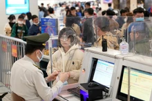 Implementación piloto de autenticación biométrica en aeropuertos vietnamitas. (Fotografía: congthuong.vn)