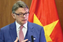 Philippe Troussier es oficialmente entrenador de selección nacional de fútbol de Vietnam