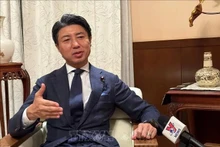 El miembro de la Cámara de Representantes de Japón Aoyagi Yoichiro en la entrevista con la Agencia Vietnamita de Noticias. (Fotografía: VNA)
