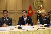 El embajador vietnamita en Tailandia, Pham Viet Hung, interviene en el evento. (Fotografía: VNA)