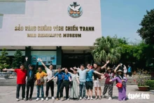 Delegados del SSEAYP visitan el Museo de Vestigios de Guerra en Ciudad Ho Chi Minh. (Fotografía: tuoitre.vn)