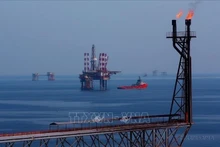 Los proyectos de inversión rusos, en particular la empresa conjunta de petróleo y gas Vietsovpetro, han hecho importantes contribuciones a la sociedad vietnamita. (Fotografía: VNA)