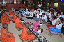 Camboyanos celebran el Festival de Pchum Ben. (Fotografía: khmertimeskh.com)
