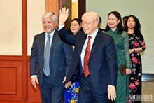 [Foto] Dirigente partidista de Vietnam recibe a cuadros destacados del Frente de la Patria