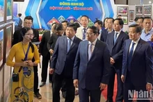 [Foto] Premier vietnamita preside conferencia sobre desarrollo de la región del Sudeste