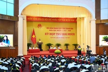 [Foto] Presidente del Parlamento vietnamita asiste a reunión del Consejo Popular de Thanh Hoa