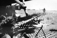 El 312º Cuerpo de Ejército del Cuerpo 1 se apodera del aeropuerto de Ong Linh-Binh Chuan, el 27 de abril de 1975. (Fotografía: Archivo de VNA)
