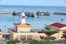 Centro logístico de apoyo a los pescadores en Truong Sa
