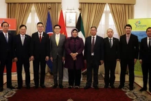 Embajadores participantes en el acto. (Fotografía: Embajada de Vietnam en Kuwait)