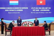 Los dos países firman un Acuerdo de Asociación Estratégica sobre finanzas verdes. (Fotografía: VNA)