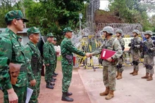 El Alto Mando de la Guardia Fronteriza de la provincia vietnamita de Dien Bien y la Región de la Guardia Fronteriza de Mengzi, en China, inician su patrullaje bilateral. (Fotografía: VNA)