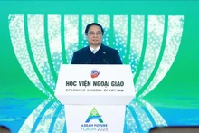 El primer ministro de Vietnam, Pham Minh Chinh, habla en la sesión inaugural del Foro. (Fotografía: VNA)