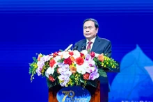 El presidente de la Asamblea Nacional de Vietnam, Tran Thanh Man, interviene en el acto. (Fotografía: Nhan Dan)