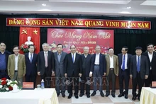 El presidente de Vietnam, Nguyen Xuan Phuc, y los delegados. (Fotografía: VNA)
