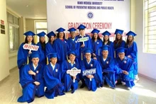 Otros estudiantes se gradúan del programa internacional de salud pública en Vietnam. (Fotografía: VNA)