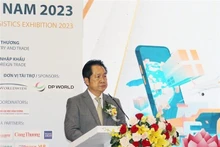 Le Duy Hiep, presidente de la Asociación de Negocios de Logística de Vietnam, interviene en el evento. (Fotografía: VNA)