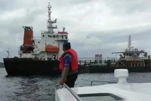 Cinco tripulantes mueren y 15 resultan heridos en el incendio de un petrolero en Indonesia. (Fotografia: maritime-executive.com)