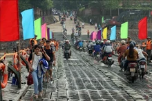 El puente flotante de Phong Chau. (Fotografía: VNA)