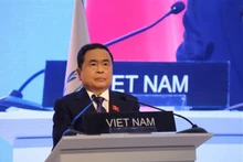 El vicepresidente permanente de la Asamblea Nacional de Vietnam, Tran Thanh Man, en la reunión. (Fotografía: VNA)