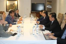 En la sesión de trabajo entre la delegación vietnamita y dirigentes del Mercosur y la Asean. (Fotografía: VNA)