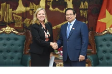 [Foto] Premier vietnamita se reúne con directora de Banco Mundial para países indochinos