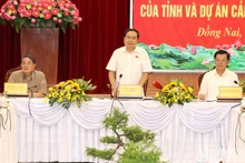 [Foto] Presidente del Parlamento vietnamita se reúne con Comité partidista en Dong Nai