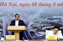 [Foto] Premier vietnamita preside reunión sobre proyectos clave de transporte