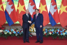 [Foto] Premier vietnamita se reúne con rey de Camboya