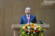 El secretario general del Partido Comunista de Vietnam, To Lam, interviene en la conferencia. (Fotografía: Nhan Dan)