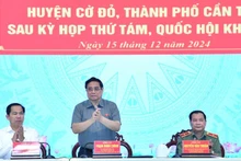 El primer ministro Pham Minh Chinh habla en el evento. (Fotografía: VNA)