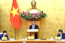 [Foto] Premier vietnamita preside reunión gubernamental sobre formulación de leyes