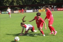 El equipo femenino de fútbol de Vietnam vence 6-0 al equipo checo en un partido amistoso. (Fotografía: VNA)