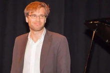 El pianista español Pablo Galdo. (Fotografía: Embajada de España en Vietnam)