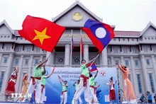Una actuación artística para conmemorar el Año de Solidaridad y Amistad entre Laos-Vietnam y Vietnam-Laos en 2022. (Fotografía: Archivo de VNA)