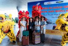 Turistas surcoreanos llegan a Hue por vía aérea. (Fotografía: baochinhphu.vn)