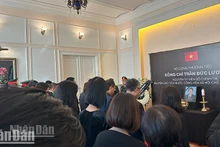 En el acto de homenaje al expresidente Tran Duc Luong en Rusia. (Fotografía: Nhan Dan)