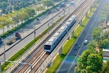 En prueba de funcionamiento el primer tren de la línea del metro 1 Ben Thanh-Suoi Tien en Ciudad Ho Chi Minh. (Fotografía: vietnamnet.vn)