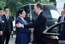 [Foto] Premier vietnamita recibe a presidente del Parlamento finlandés