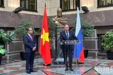 El ministro de Asuntos Exteriores de Rusia, Serguéi Lavrov habla en la inauguración de la exposición. (Fotografía: Nhan Dan)